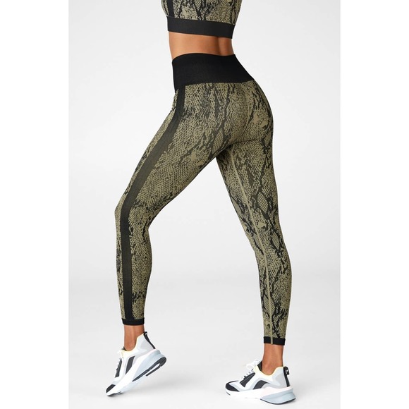Fabletics Snakeskin Printed Seamless 7/8 Leggings Sz S High Waisted Green Black - Picture 2 of 7
